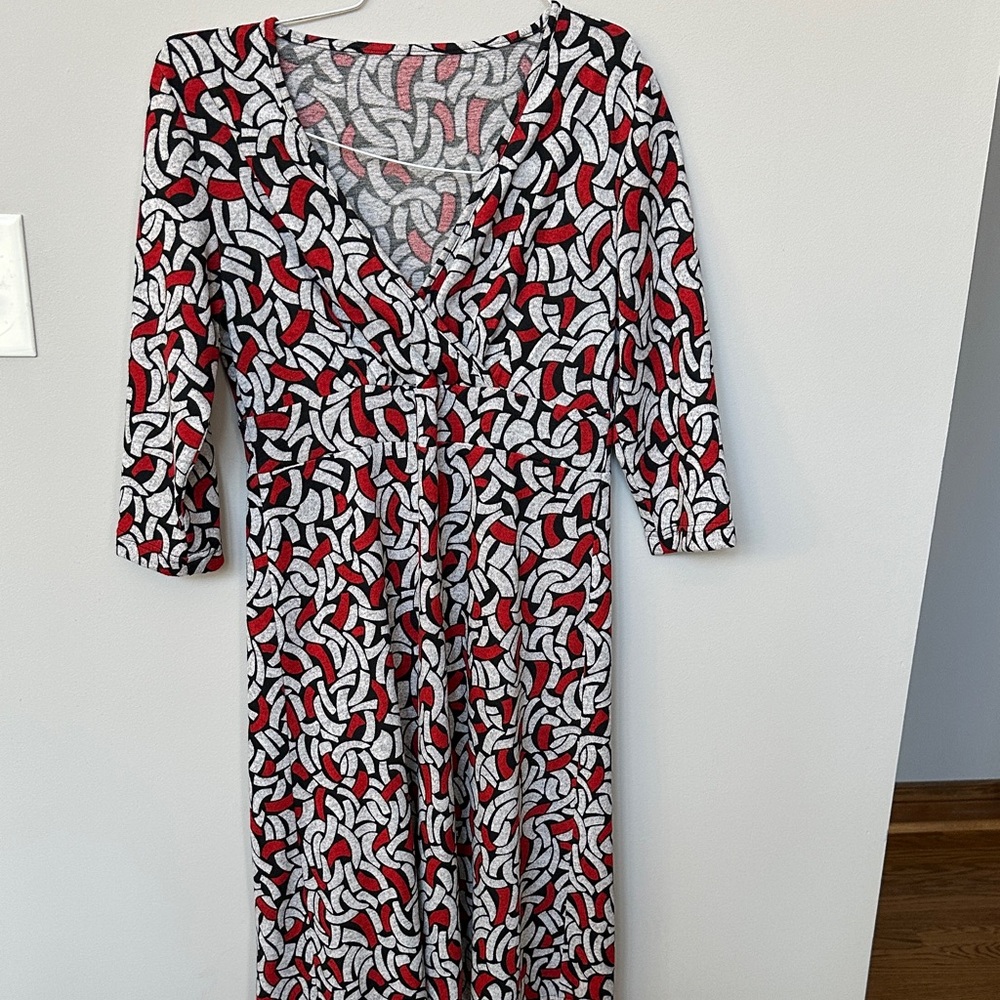 Stylish Red and Black Patterned Dress